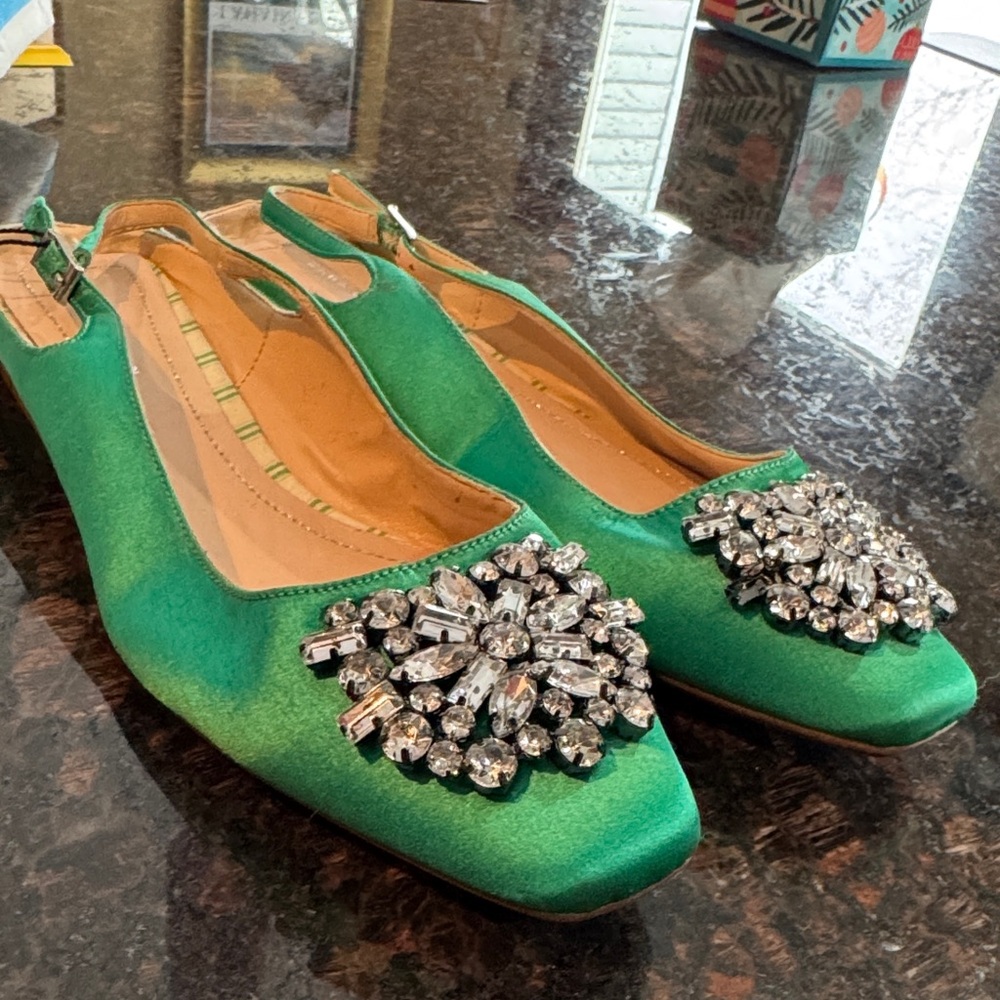 Zara NWT Green sling back Crystal Embellishments one missing stone size 35
